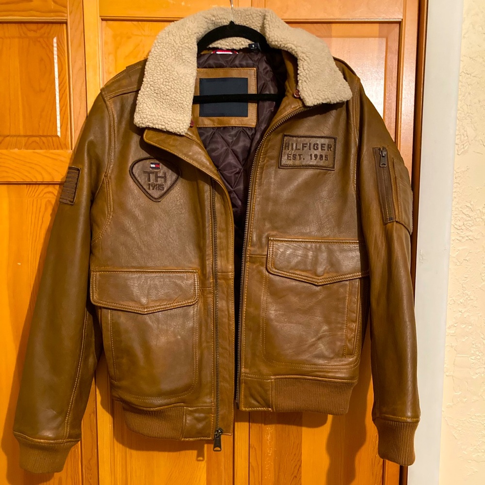 Tommy Hilfiger brown genuine leather men’s aviator bomber jacket, size small
